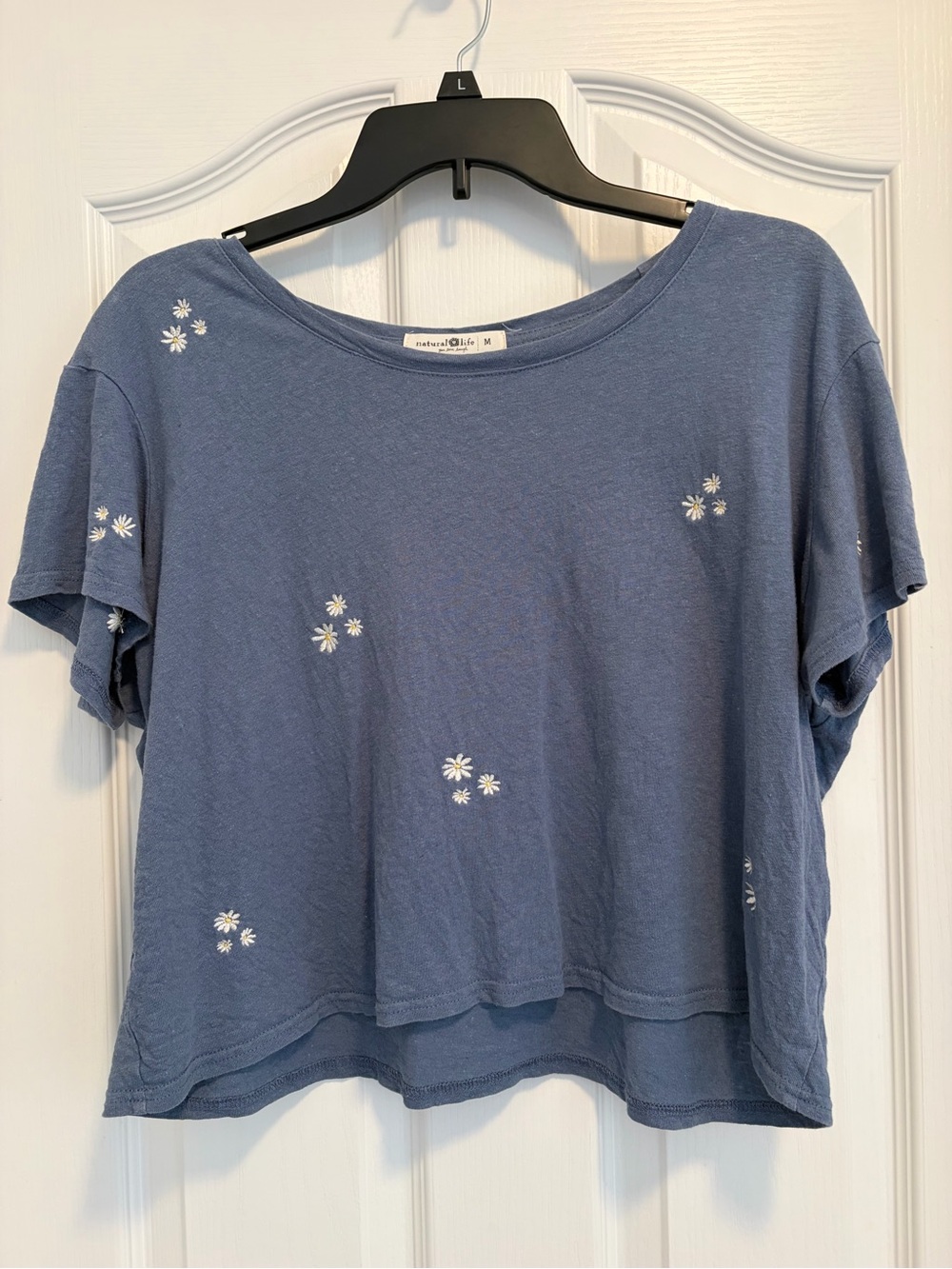 Natural Life Blue Daisy Embroidered Cropped Short-Sleeve Top Women’s Medium